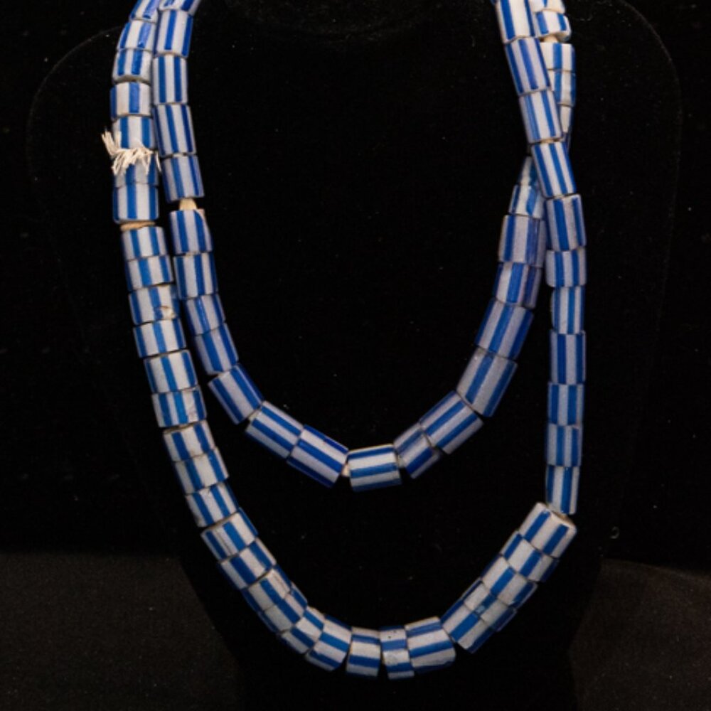 Vintage African Trade Bead Necklace 32" - Picture 5 of 5